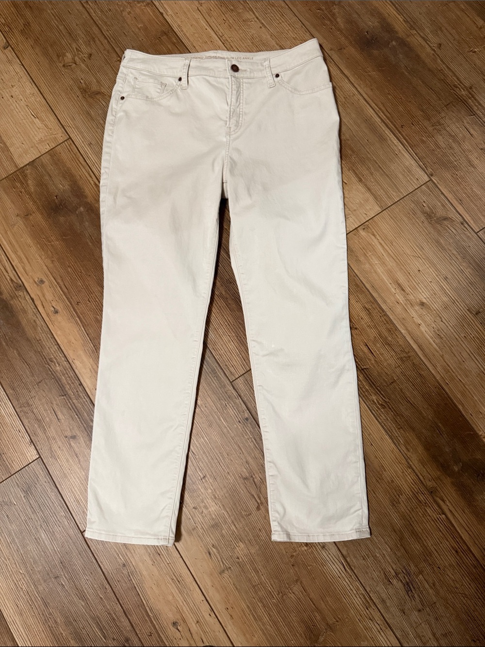 Chico's Cream So Slimming Slim Ankle Jean